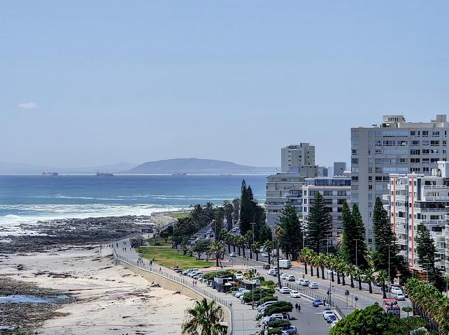 2 Bedroom Property for Sale in Sea Point Western Cape